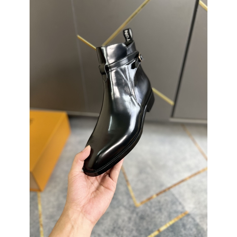 l**is V*t*n boots